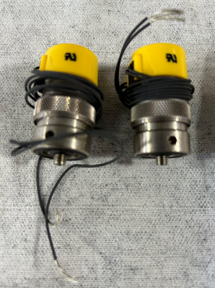 Lot of 2 Clippard Instrument Lab Solenoid 2-Way Valves